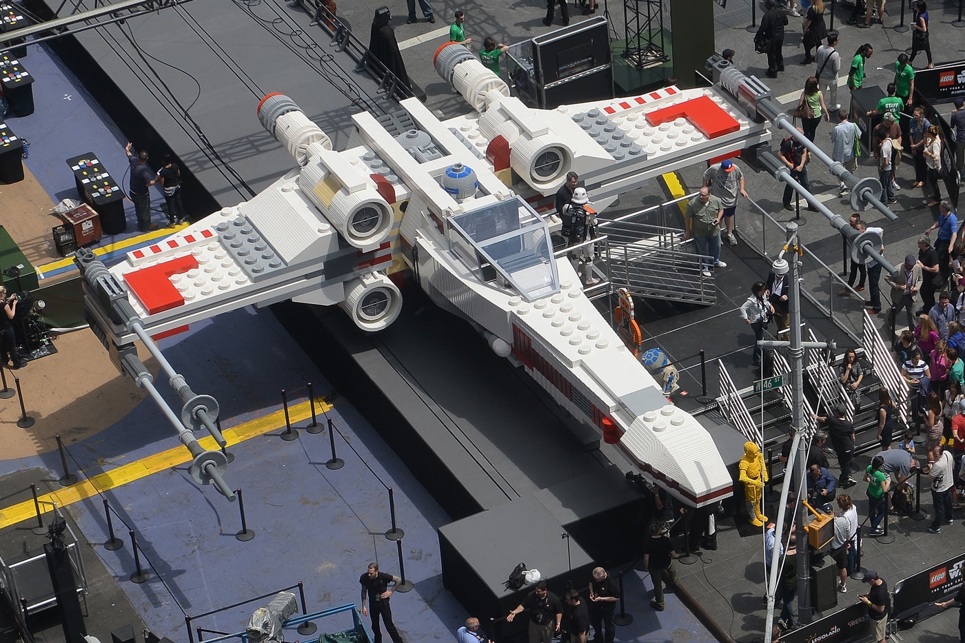 LEGO Life-Sized X-Wing for the Paris Air Show