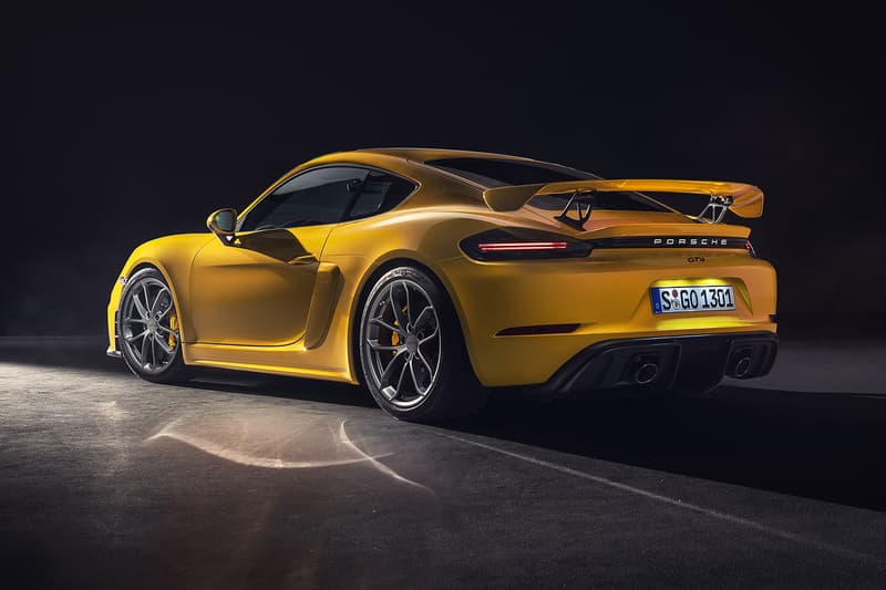 Porsche 718 Cayman GT4 and Spyder Release Info luxury sportscar cars racing motorsport german engineering 