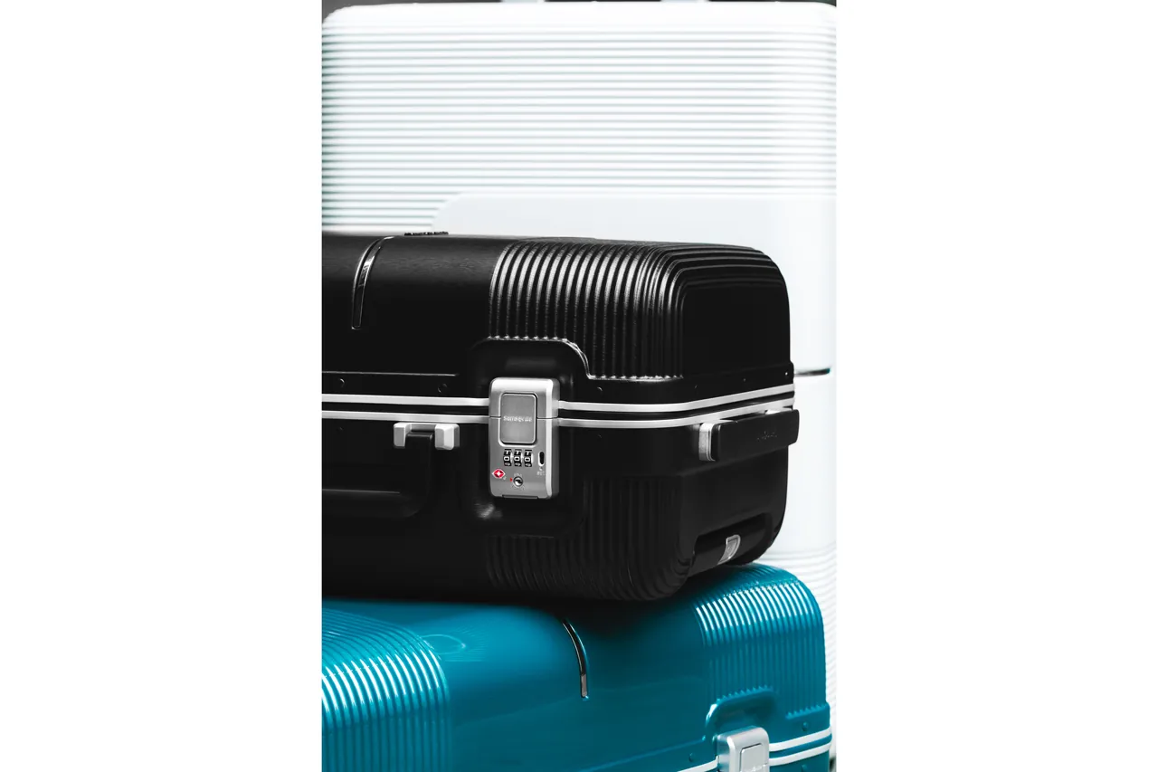 world tech activity suitcase