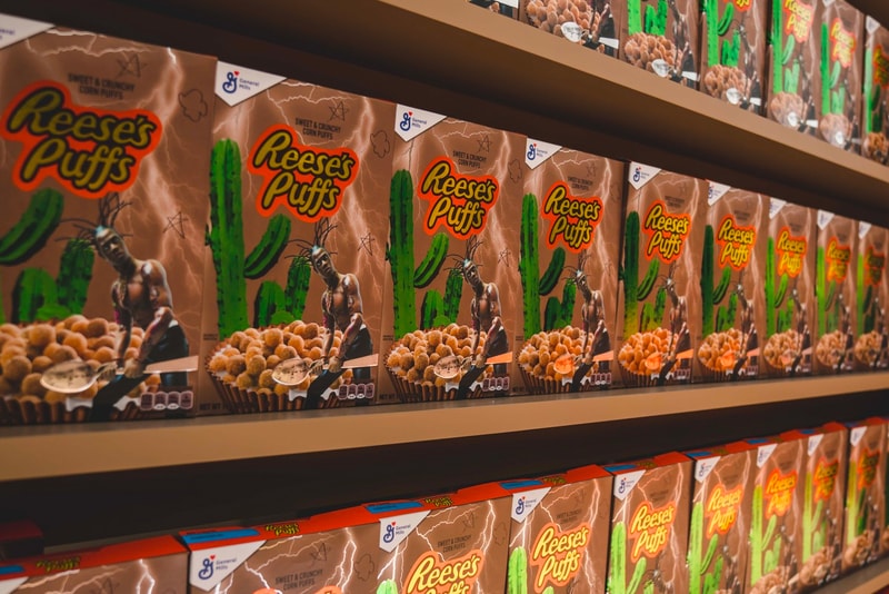Travis Scott Reese's Puffs Cereal Paris Pop-Up Look Inside Special Boxes Spoon Bowl T shirt Hoodie General