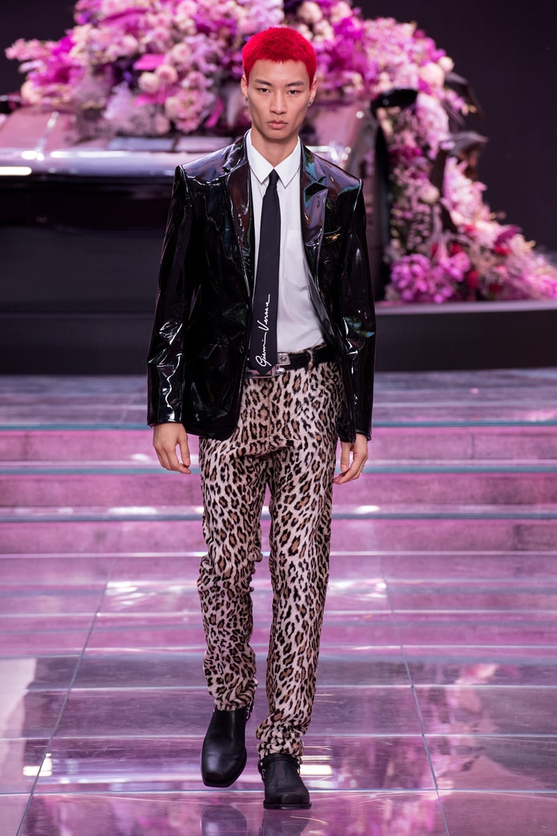 versace mens spring summer 2020 fashion runway show milan fashion week 