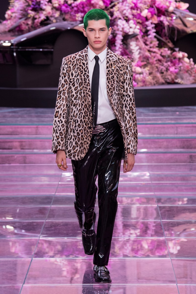 versace mens spring summer 2020 fashion runway show milan fashion week 