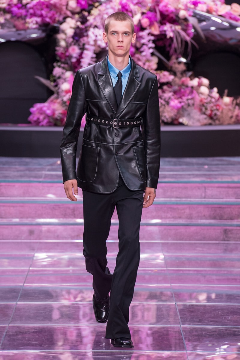 versace mens spring summer 2020 fashion runway show milan fashion week 