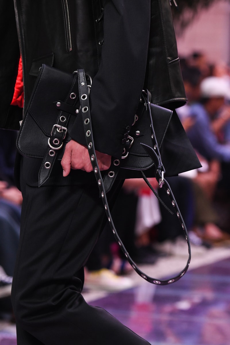 versace mens spring summer 2020 fashion runway show milan fashion week 