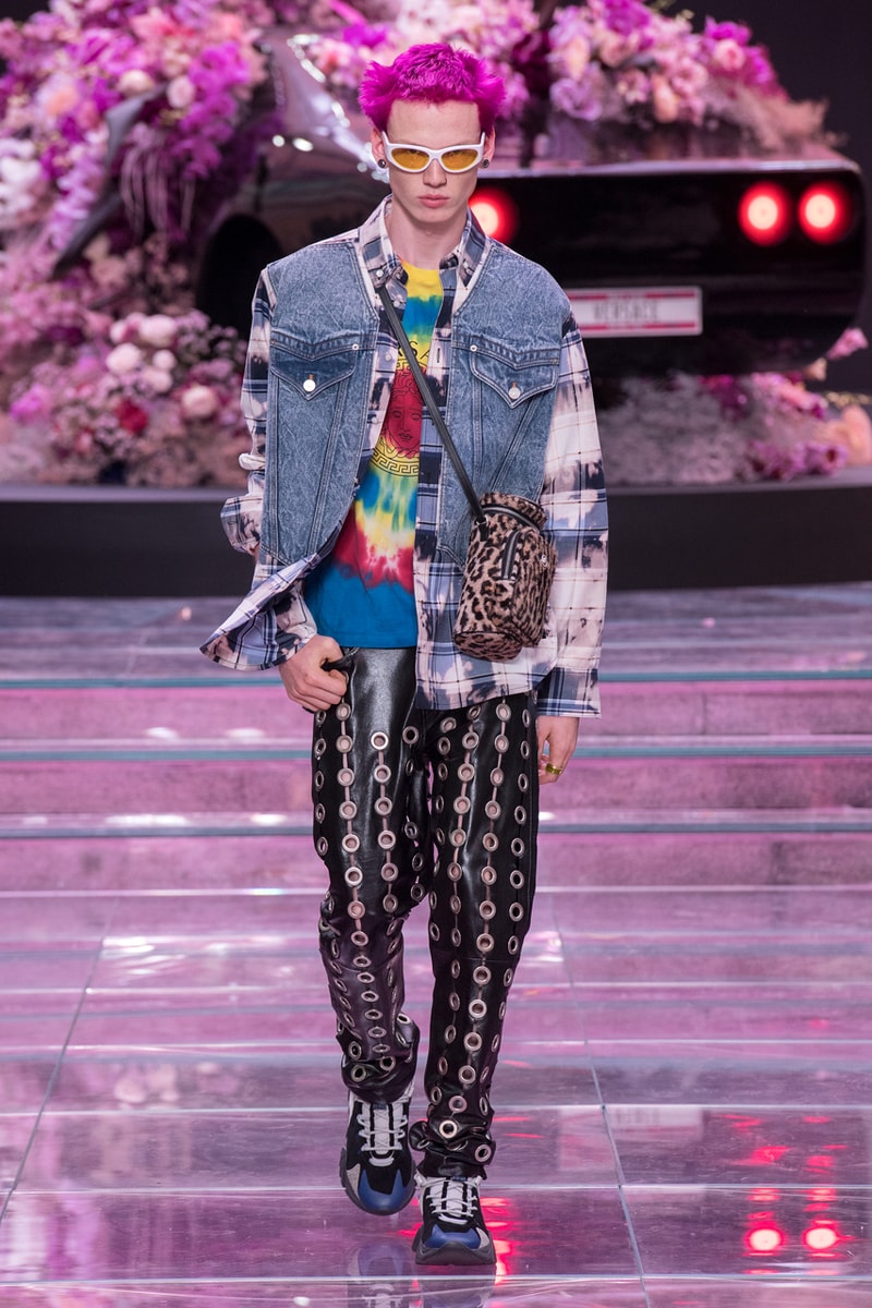 versace mens spring summer 2020 fashion runway show milan fashion week 