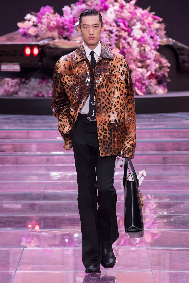 versace mens spring summer 2020 fashion runway show milan fashion week 