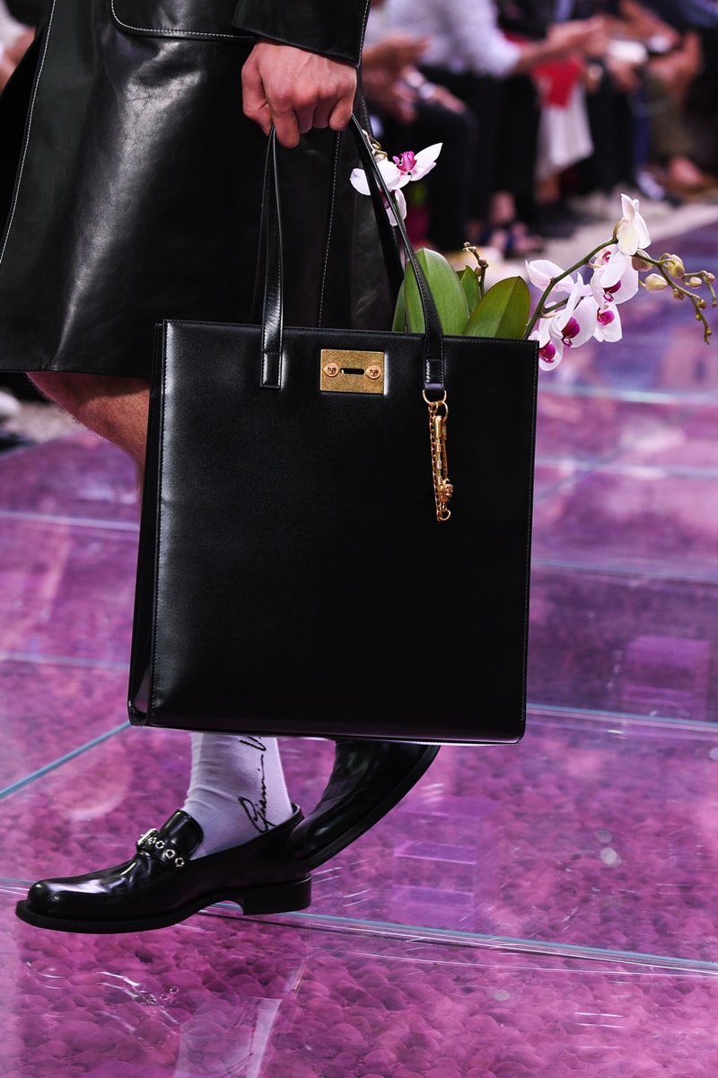 versace mens spring summer 2020 fashion runway show milan fashion week 