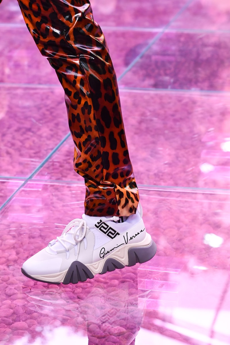 versace mens spring summer 2020 fashion runway show milan fashion week 