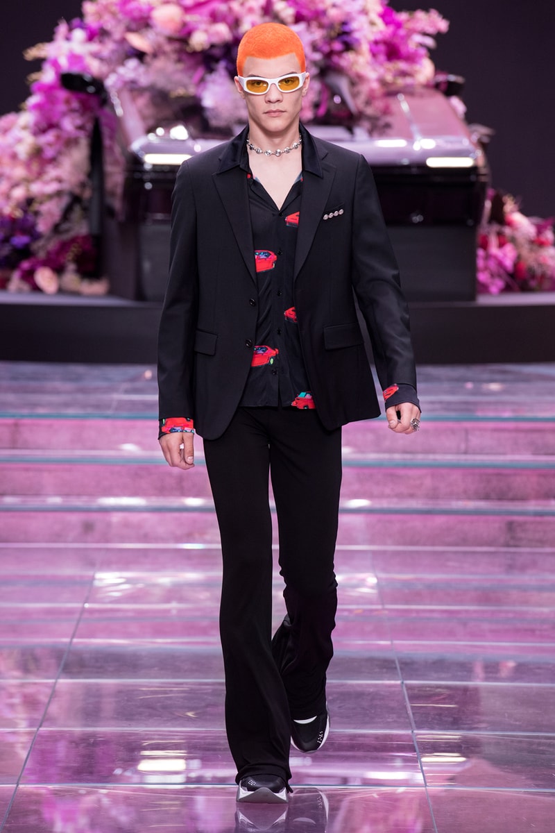 versace mens spring summer 2020 fashion runway show milan fashion week 