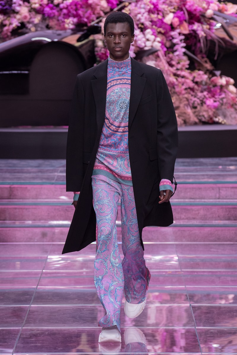versace mens spring summer 2020 fashion runway show milan fashion week 