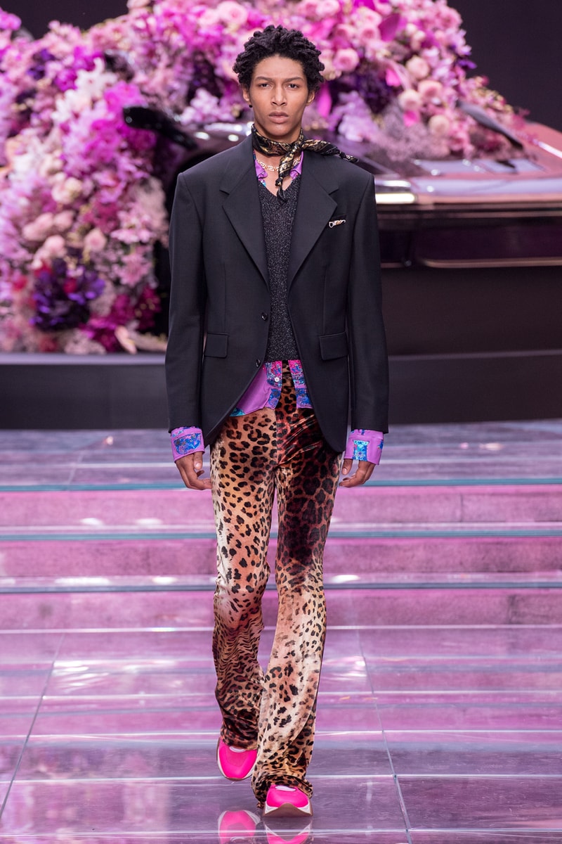 versace mens spring summer 2020 fashion runway show milan fashion week 