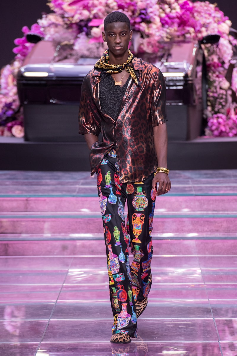 versace mens spring summer 2020 fashion runway show milan fashion week 