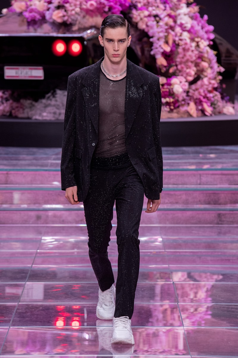 versace mens spring summer 2020 fashion runway show milan fashion week 