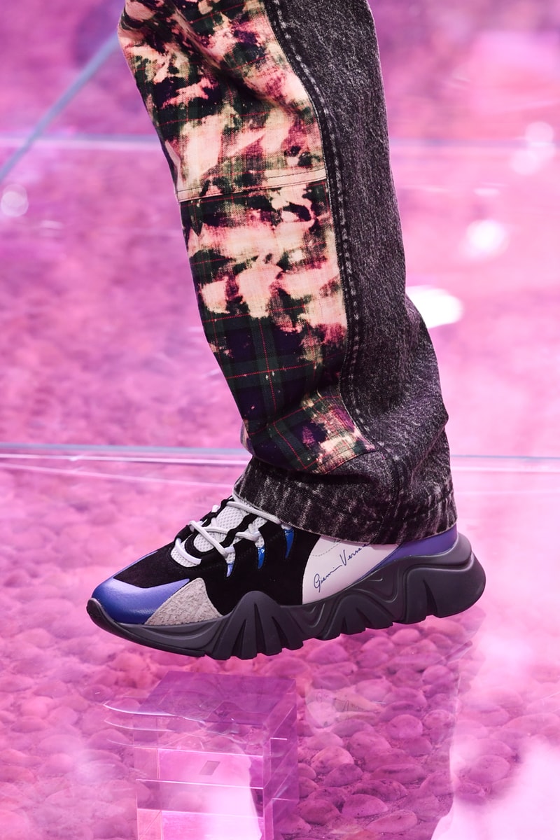 versace mens spring summer 2020 fashion runway show milan fashion week 