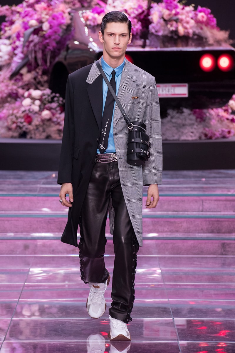 versace mens spring summer 2020 fashion runway show milan fashion week 