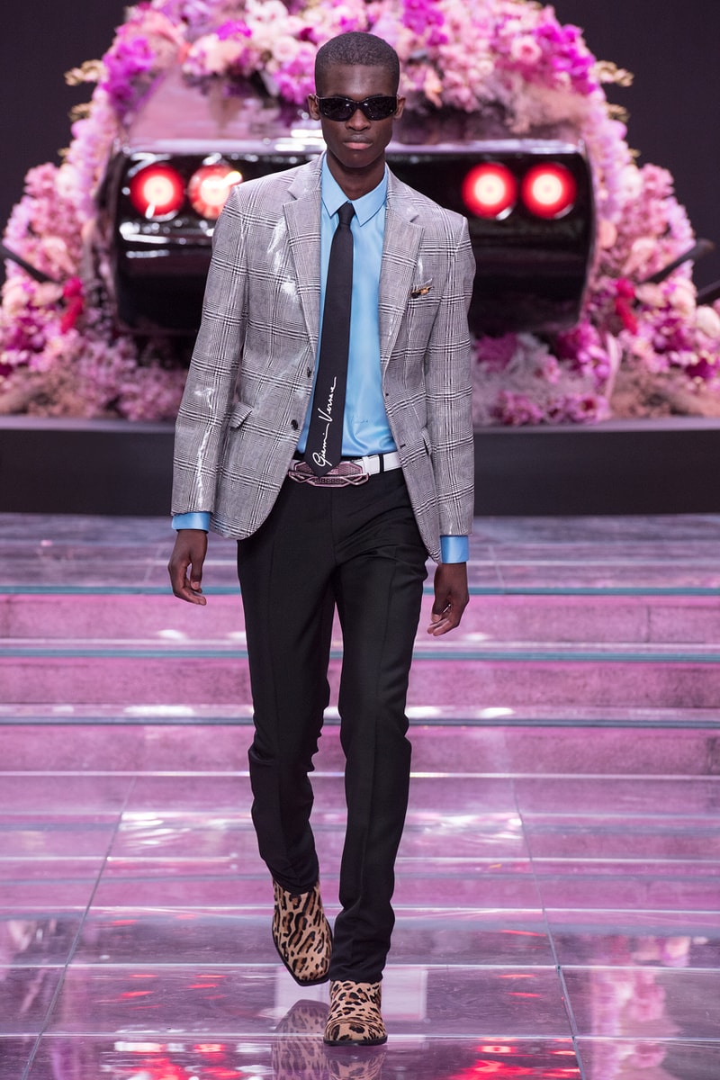 versace mens spring summer 2020 fashion runway show milan fashion week 