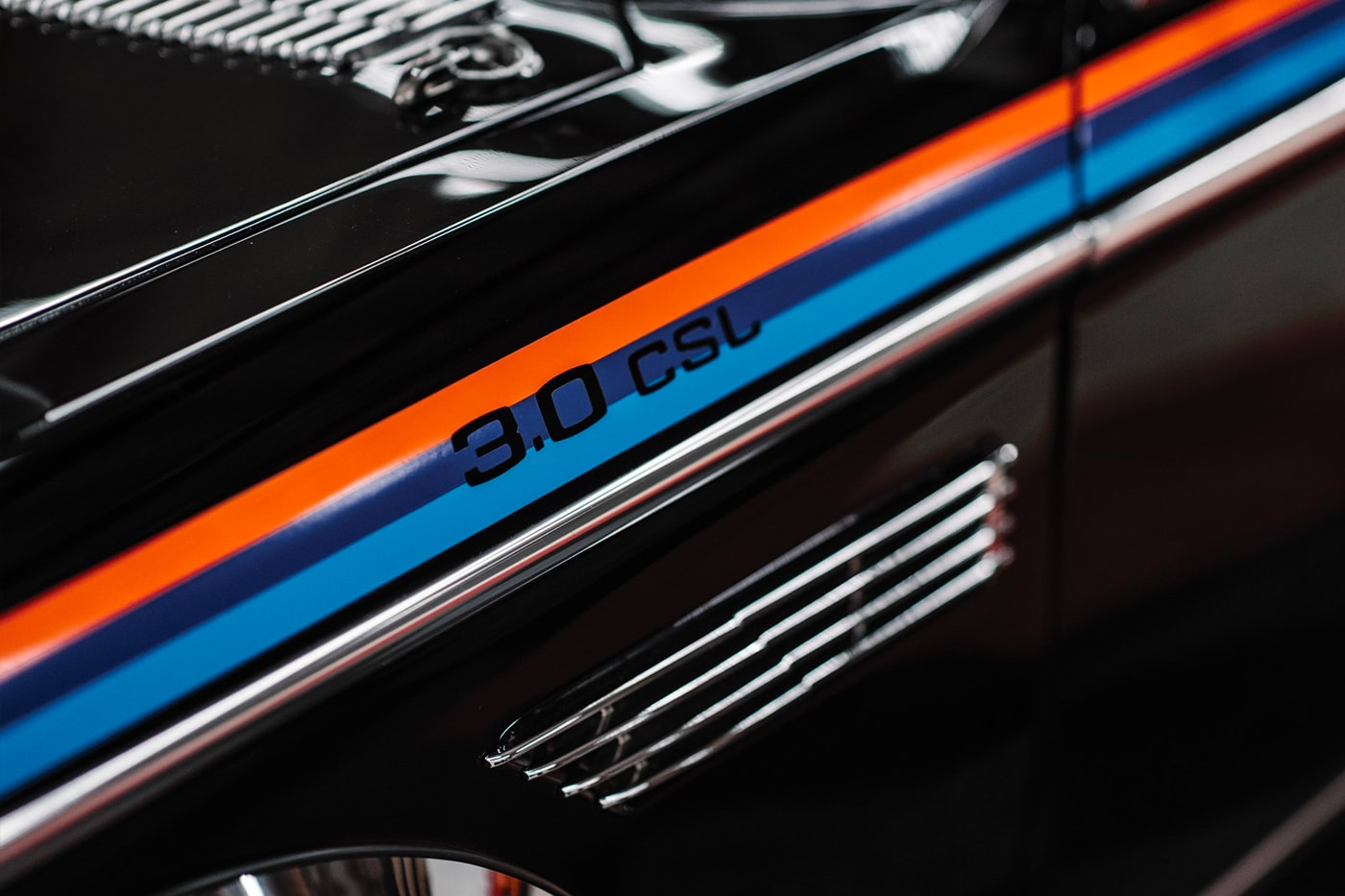 1972 BMW 3.0 CSL RM Sotheby's Auction  For sale buy now bid black retrofuturistic motorsport automotive car e9 e24 