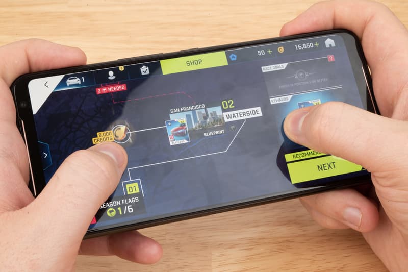 ASUS Republic of Gamers Phone II Qualcomm Snapdragon 855 Plus processor Adreno 640 Kryo 485 CPU 296GHz 512GB flash storage cooling vent