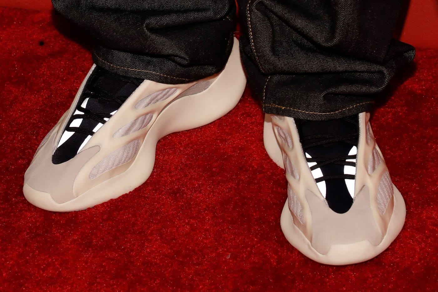 yeezy shoes under 1000