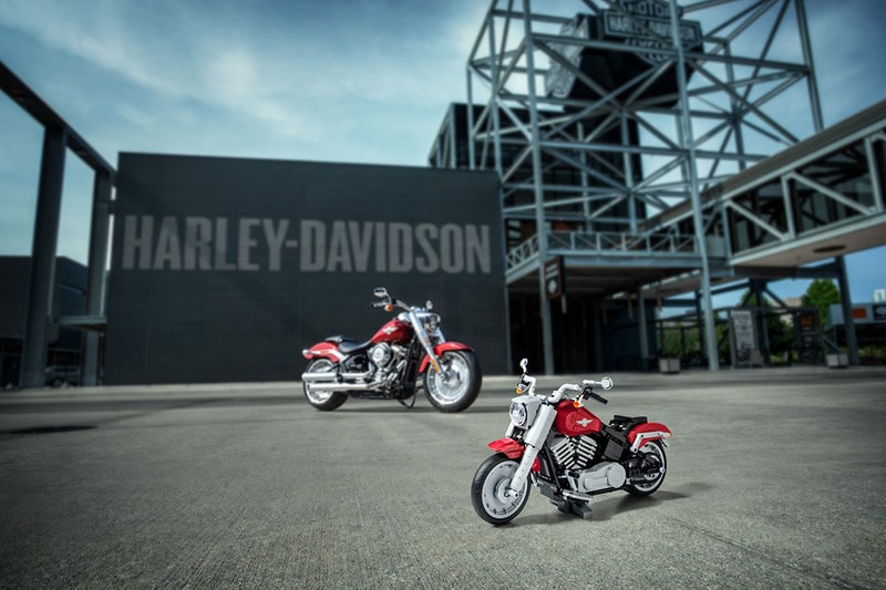 LEGO creator Immortalizes Harley-Davidson's Fat Boy lego creator building blocks motorcycles red black bricks