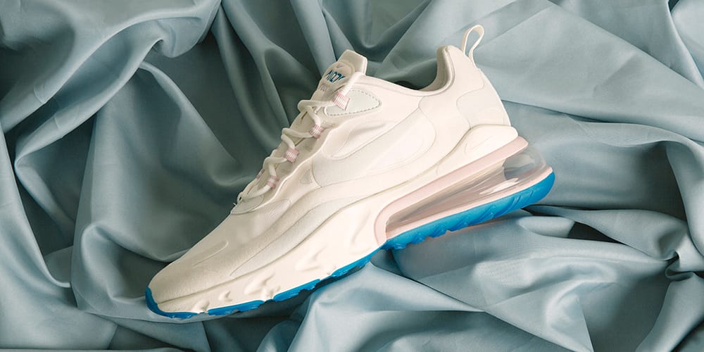 nike air max 270 trainers in white and pink