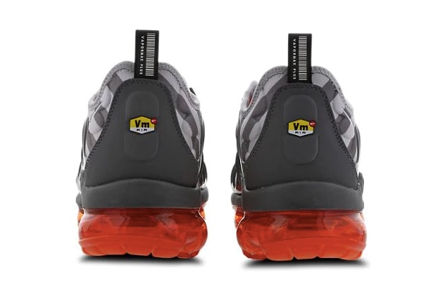 Nike Air Vapormax Plus Wolf Grey White Monsoon Blue orange gray sneaker box max 924453-020 foot locker finish line 314207782104