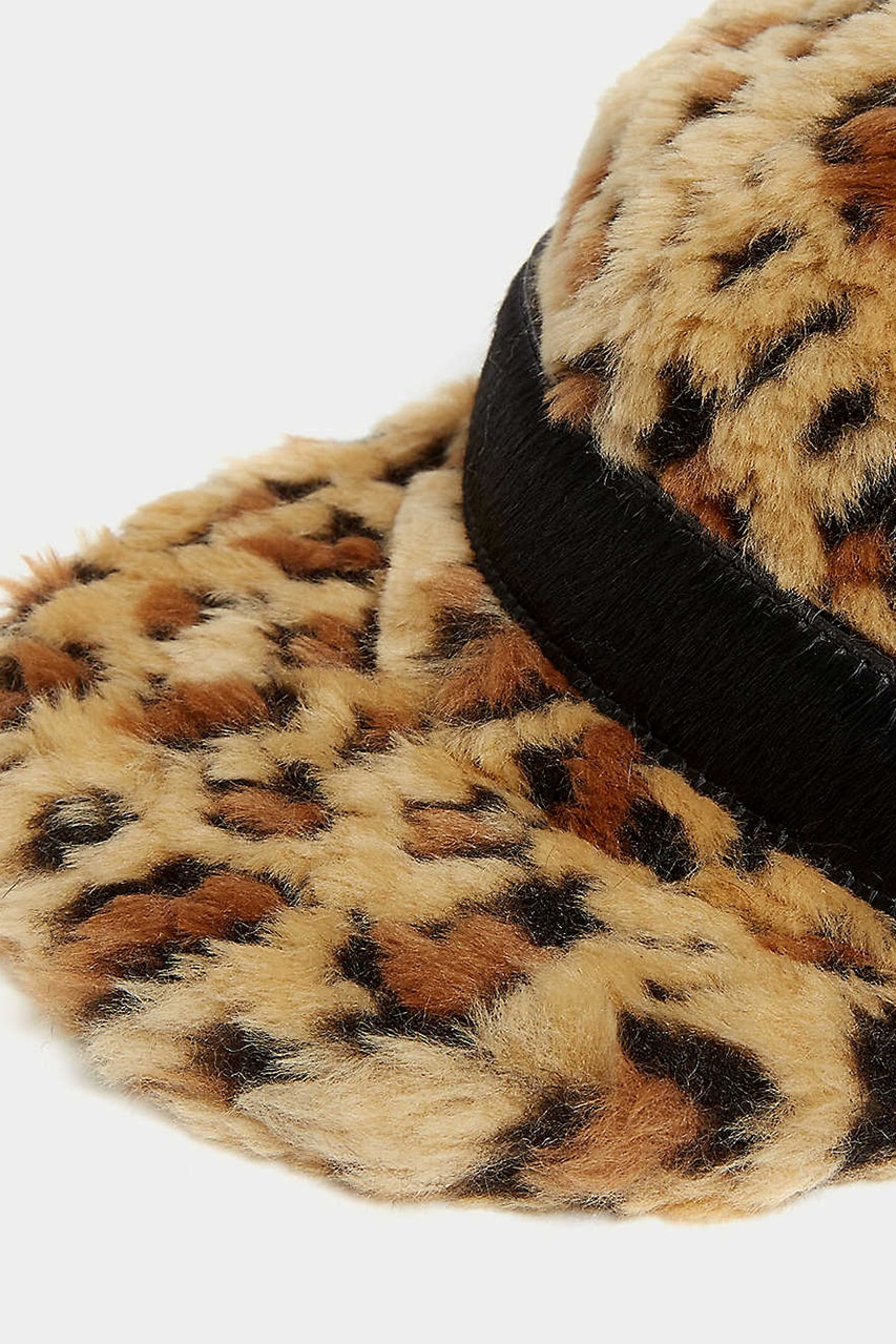 sacai Faux Fur Cap Fall/Winter 2019 Chitose Abe Fashion Designer Japanese Collection Piece Accessory Trend Leopard Print Embossed Leather Belt Strap Detailing