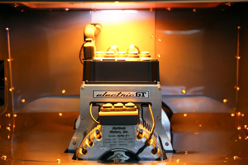 Volkswagen Type 20 Concept Microbus Electric Camper Van 1962 type 2 Eleven Window Remake Innovation and Engineering Centre California IECC VW Research Facility First Look Future 10 kWh battery 2,500-watt onboard charger 120 BHP 173 lb-ft torque