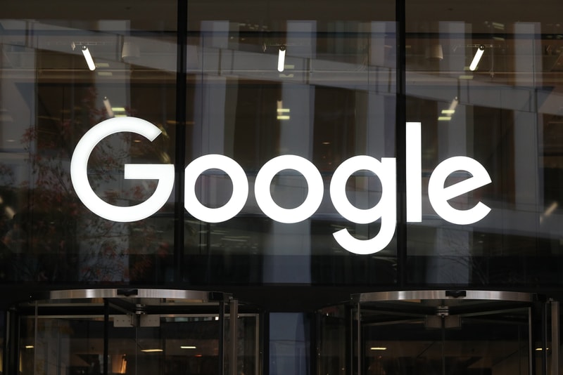 Alphabet Overtakes Apple as Most Cash Rich 117 billion US dollars USD google big tech silicon valley financial times