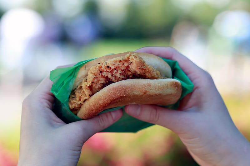 Data Reveals American Consumers Favor Fast-Food Chicken Over Burger Chains