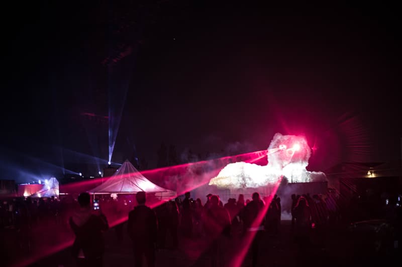Kaja Haven Enormous Persian Cat Copenhagen Distortion Ø Music Festival White Laser Machine Eyes Colorful Light