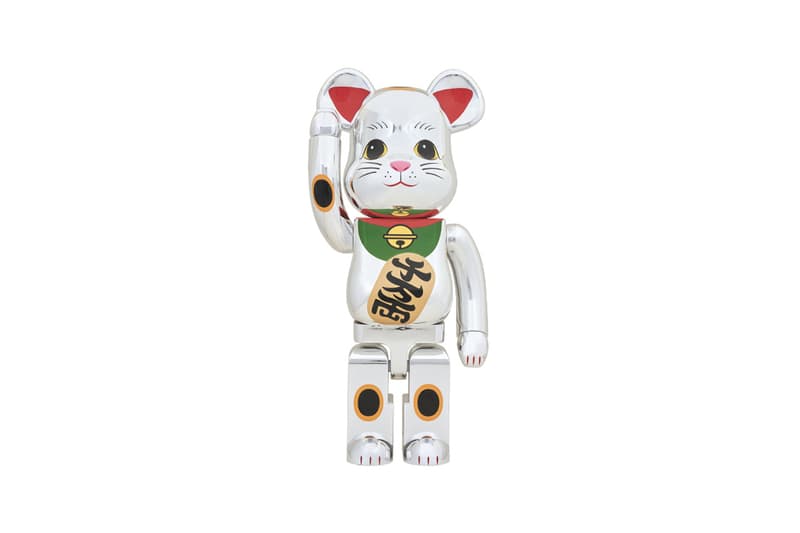 Medicom Toy BEARBRICK Beckoning Cat 1000 percent size tall maneki neko ryo right paw good luck charm talisman tail bell gold whiskers cat red ears toes