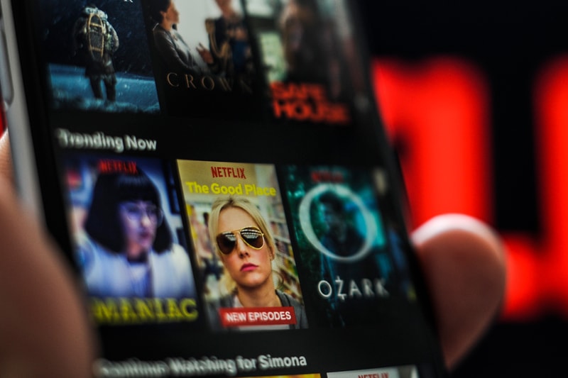 Netflix 4K streaming service internet cap bill usage payment data 1 TB GB high definition video television TV 