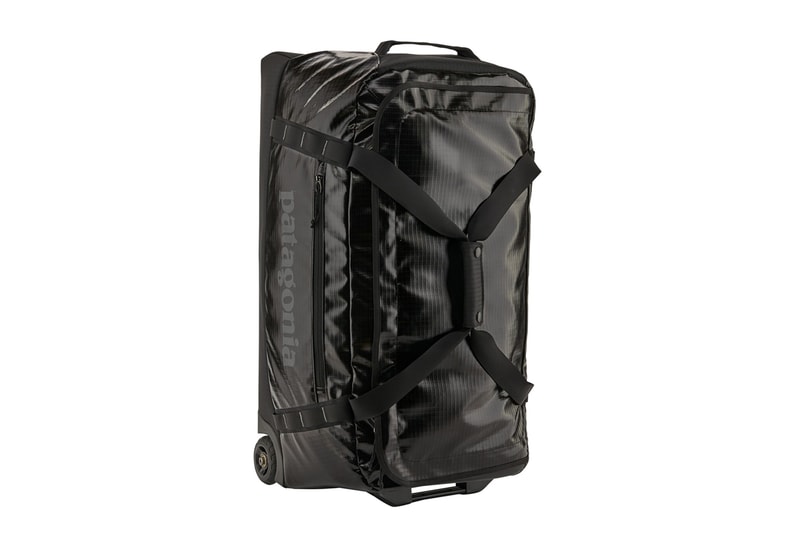 Patagonia Recycled 10 Million Plastic Bottles for Black Hole Bag Line | Hypebeast Patagonia Recycled 10 Million Plastic Bottles for Black Hole Bag Line | Hypebeast