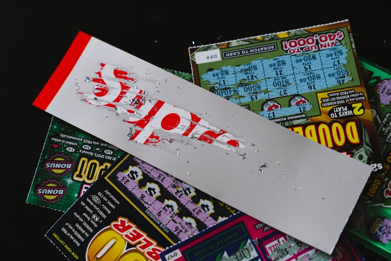 Supreme Fall/Winter 2019 Collection First Drop collection release date info buy tee shirt mary j blige collaboration scratch off box logo bogo sticker