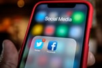 US Administration Taps FCC to Regulate Facebook and Twitter for Bias