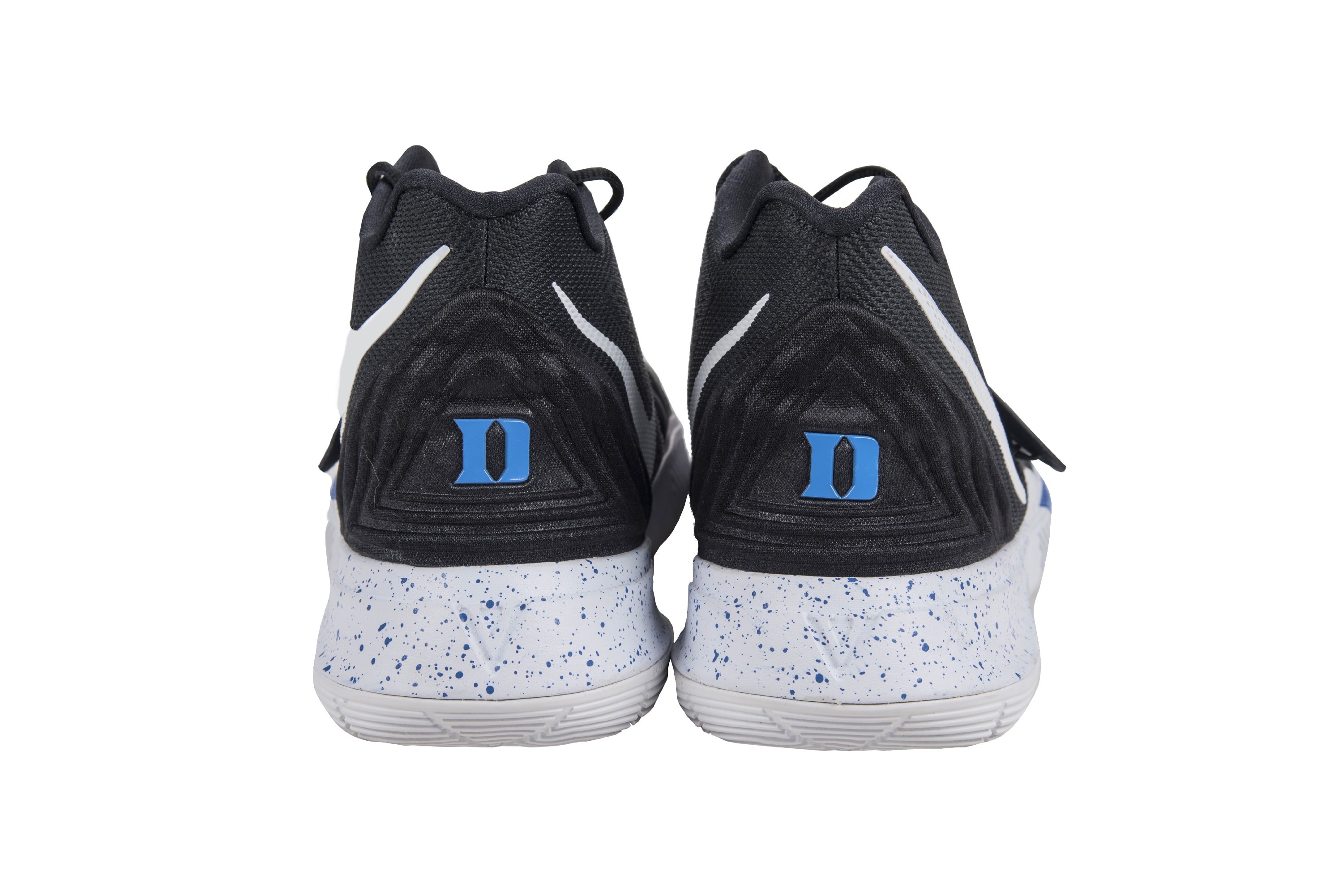 Zion Williamson Kyrie 5 Auctioned Off for Nearly 20000 USD Duke blue devils NCAA college basketball