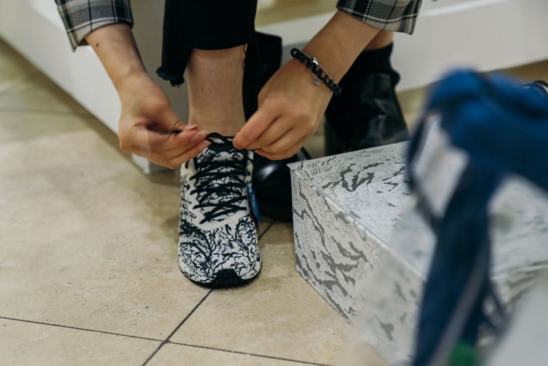 ANTA Debuts the C202/2.0 With Berlin Launch black white china art chinese traditional running athletics marathon running runner sportswear sports 