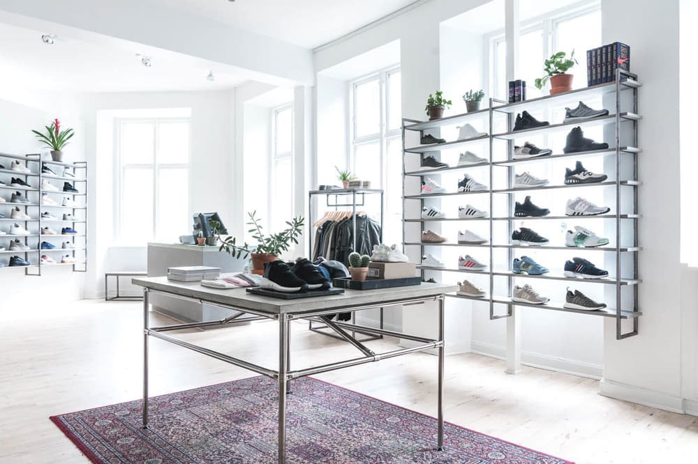 Rezet Sneaker by 
