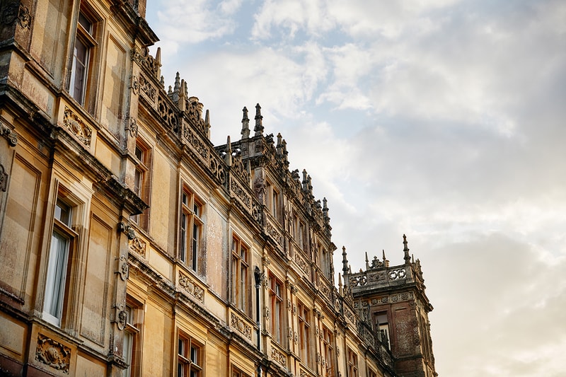 Rent Downton Abbey Castle Airbnb Listing Exclusive One Night Royalty England Travel
