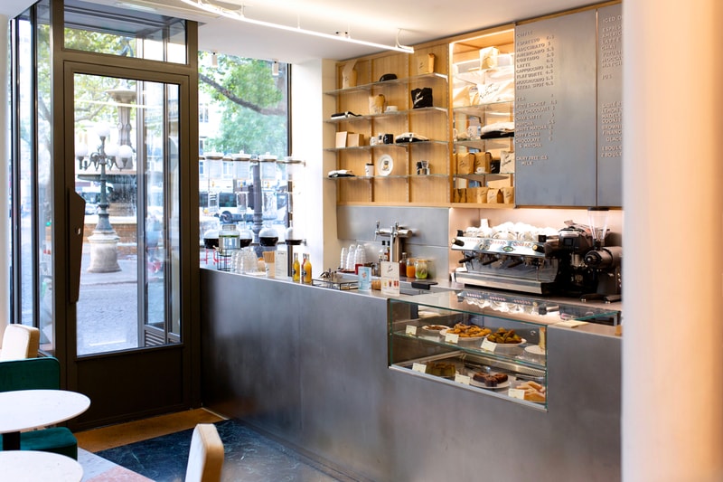 maison kitsune cafe kitsune louvre paris france restaurant bistro chef yuji tani chihiro yamazaki japanese american dishes food cigue architecture design practice 