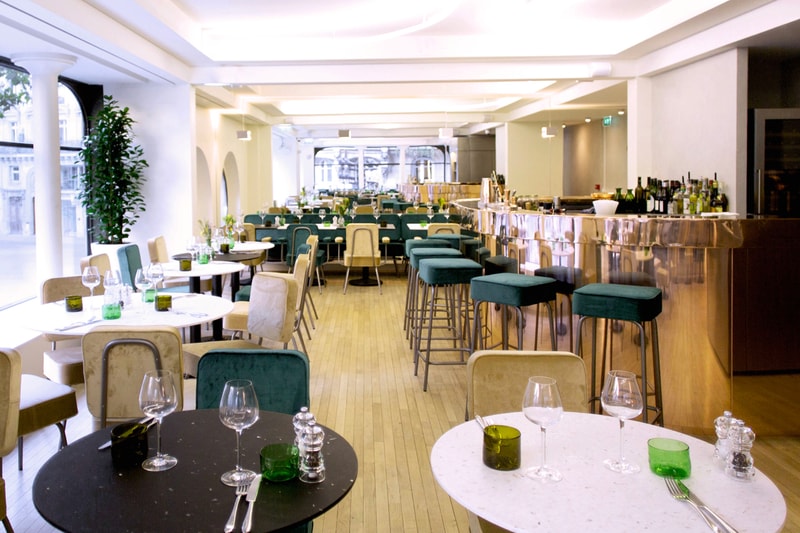 maison kitsune cafe kitsune louvre paris france restaurant bistro chef yuji tani chihiro yamazaki japanese american dishes food cigue architecture design practice 
