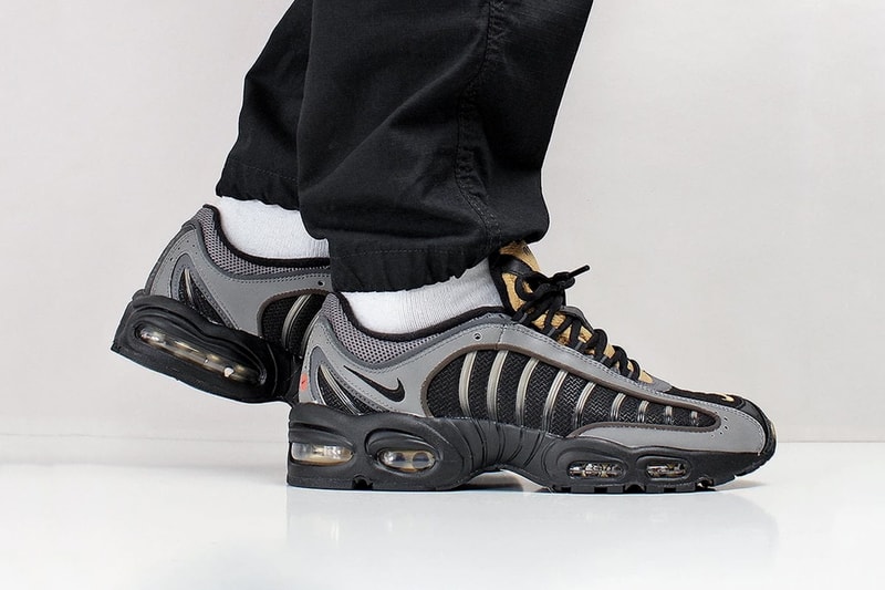 Nike Air Max Tailwind IV Black Metallic Pewter Gold Footwear sneaker 1999 20th anniversary gradient shoes max air unit sole 3m retro vintage reissue