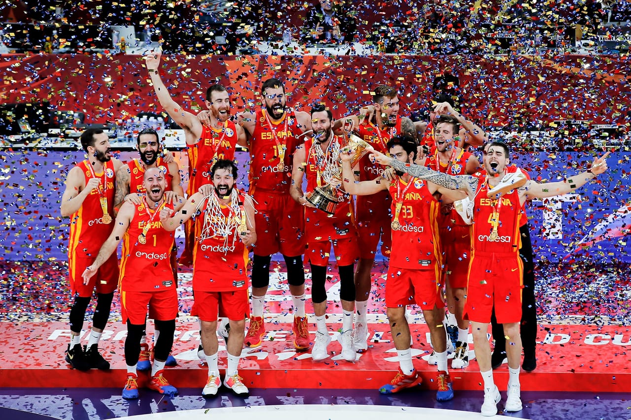 Сколько раз становилась чемпионом сборная команда испании. Сборная Испании по баскетболу 2007. Сборная Испании по баскетболу. Баскетбольная сборная Испании. Мужская сборная Испании по баскетболу.