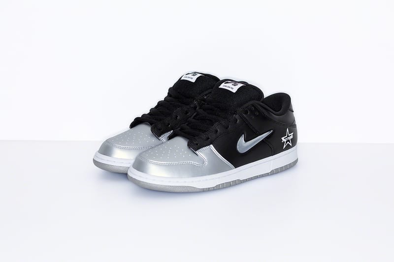 sb dunk low supreme