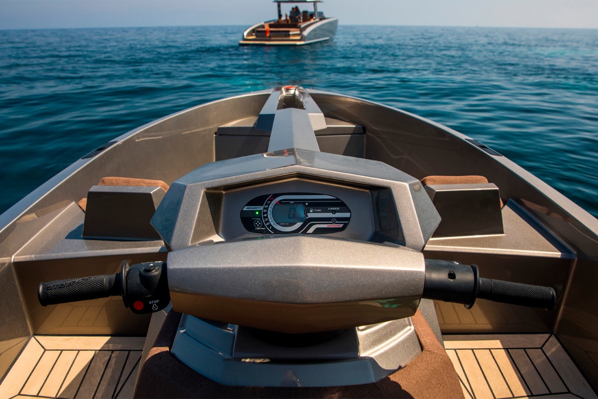 Vanquish Yachts Vanqraft VQ16 Boat Jet Ski Release speedboat luxury 200 horsepower