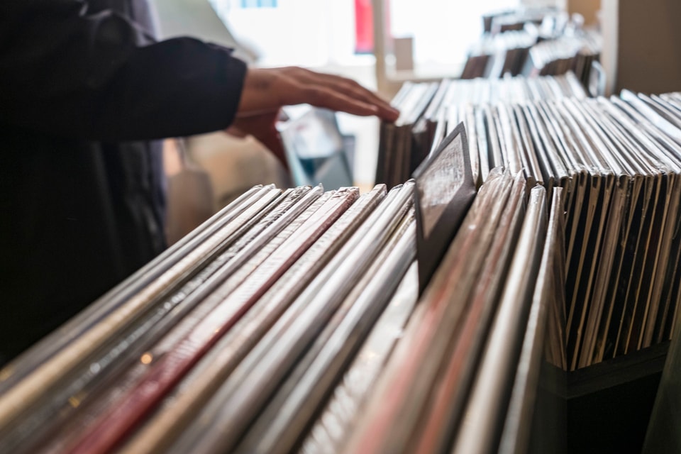 Vinyl Outsells CDs For the First Time in Decades