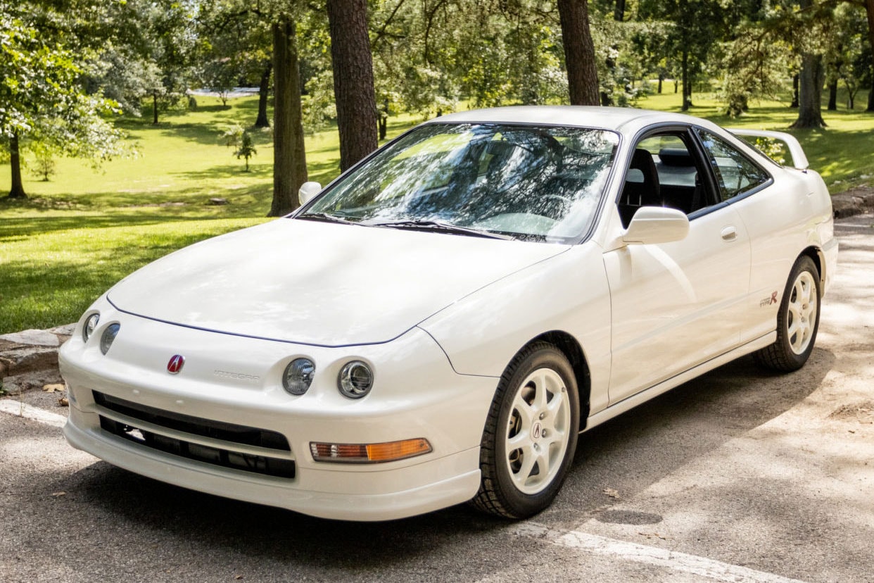 1997 Acura Integra Type R Sold for $82,000 USD  Bring A Trailer Auction jdm B18C Vtec Japan Acura Honda Type R Racing 