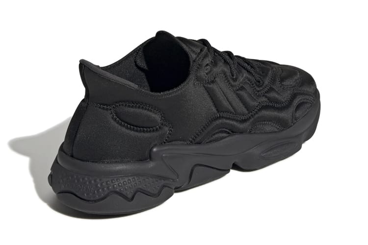 ozweego tech shoes black