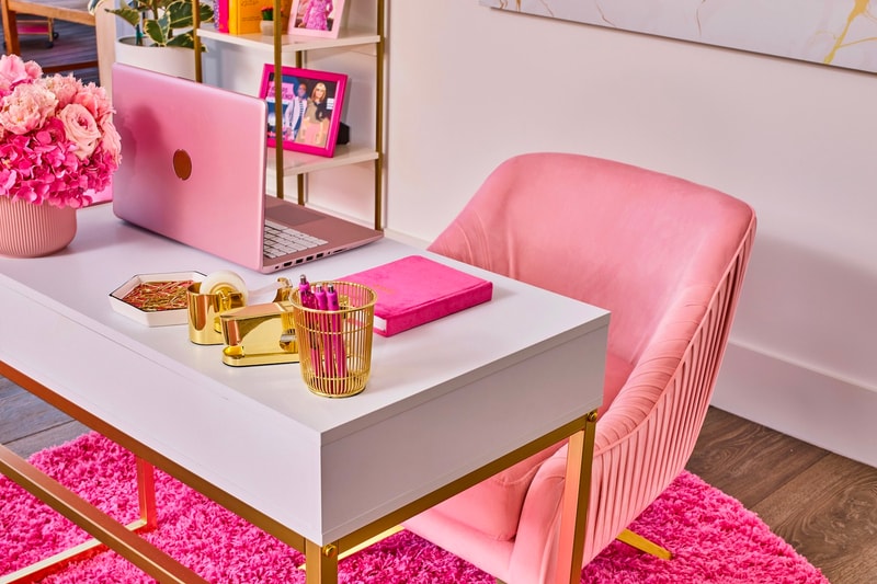 Airbnb Barbie Malibu Dreamhouse News homes rentals travel Malibu toys dolls luxury homes pools summer party getaways 